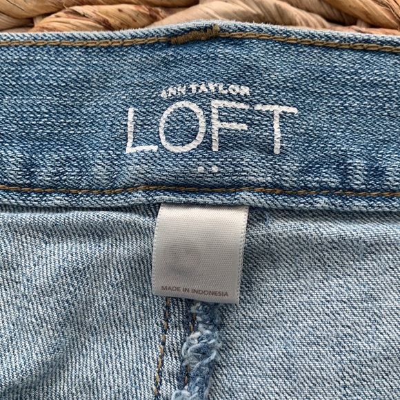 LOFT Boyfriend Denim Short sz10 - Picture 9 of 10
